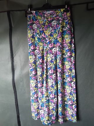 Pantalón-falda de Zara midi. Nueva. De cintura alt