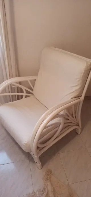 Sillón cómodo blanco