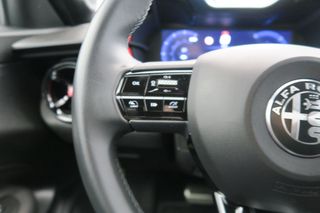 Alfa Romeo Junior Elettrica Speciale 115kW (156CV)