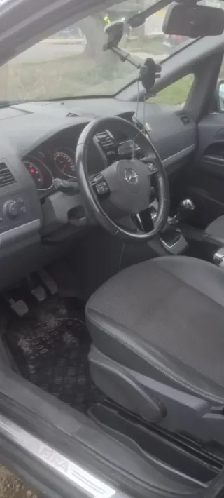Opel Zafira 2011