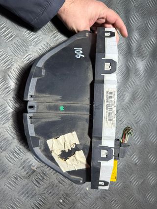 CUADRO INSTRUMENTOS PEUGEOt 106 2000