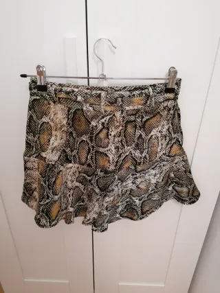 Minifalda pantalón estampado serpiente Talla S