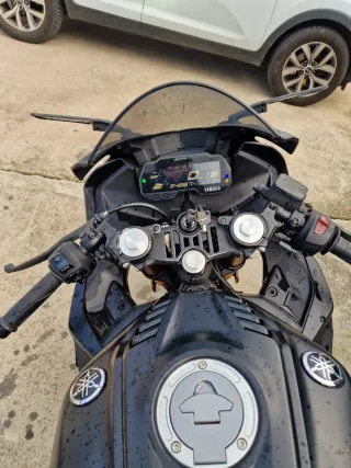 Yamaha YZF R125 Negra