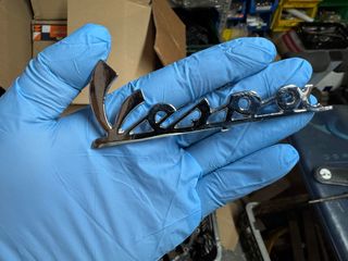 Anagrama cromado Vespa