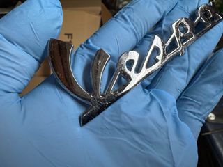 Anagrama cromado Vespa