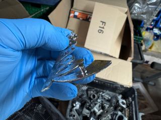 Anagrama cromado Vespa