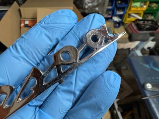 Anagrama cromado Vespa