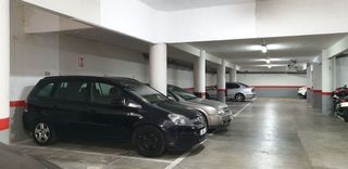 Garaje en venta en Centre en Castelldefels