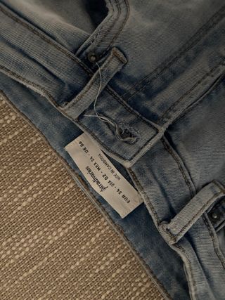 Jeans Stradivarius campana rotos
