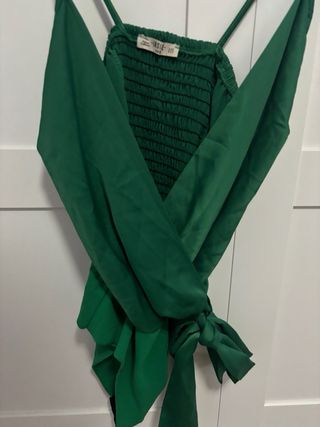 Body verde satinado con lazada