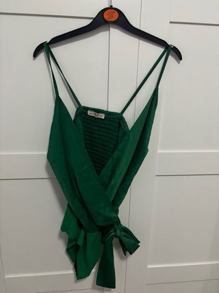 Body verde satinado con lazada