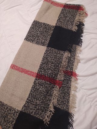 Bufanda chal cuadros beige y negro