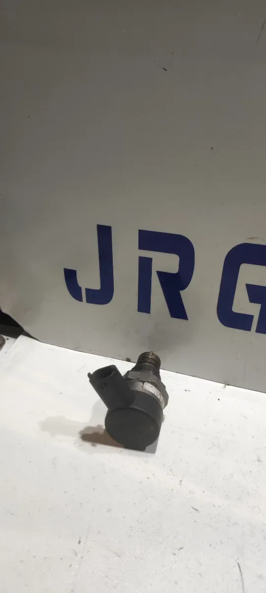 1078 VALVULA PRESION COMBUSTIBLE VOLVO D5244T