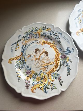 Antichi piatti in ceramica Alcora