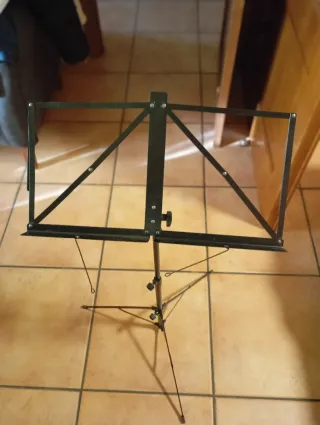 Atril negro para principiantes