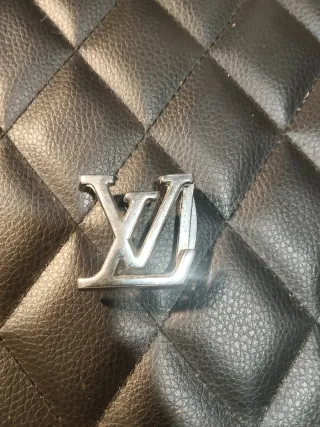 Fibbia Louis Vuitton Argentata
