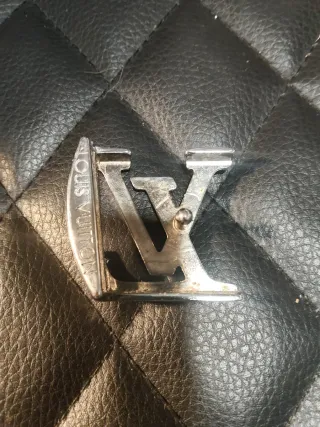 Fibbia Louis Vuitton Argentata