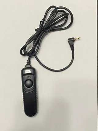 Canon EOS 2000D + Obiettivo 18-55mm + Timer