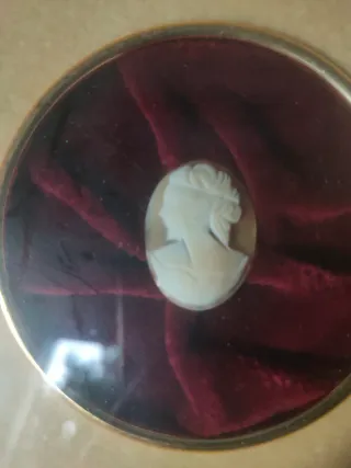 Quadretto con Cammeo