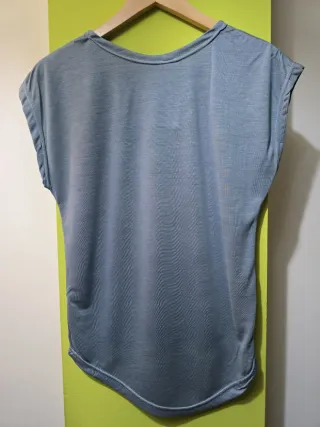 Sudadera y camiseta talla S. CON ETIQUETA