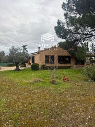 Chalet en venta en Los Cigarrales-La Bastida en Toledo