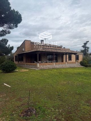 Chalet en venta en Los Cigarrales-La Bastida en Toledo