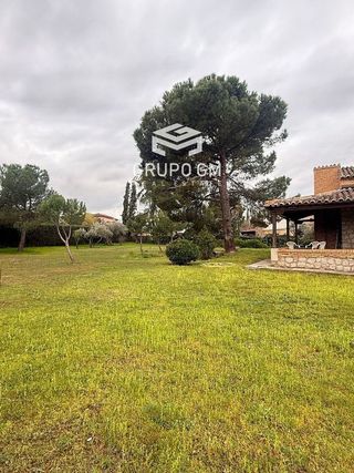 Chalet en venta en Los Cigarrales-La Bastida en Toledo