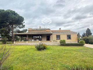 Chalet en venta en Los Cigarrales-La Bastida en Toledo