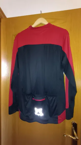 2 maillots y 2 culotes de ciclismo