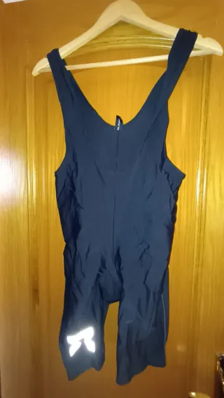 2 maillots y 2 culotes de ciclismo