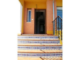 Casa adosada en venta en Lucena