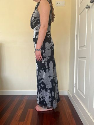 Vestido de fiesta negro y plateado