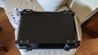 Baúl moto aluminio 65L gris o negro 2 cascos nuevo