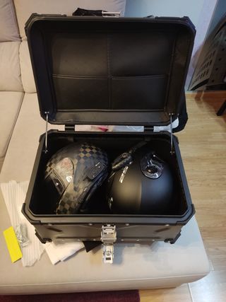 Baúl moto aluminio 65L gris o negro 2 cascos nuevo