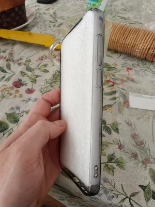 Custodia trasparente scura per OPPO Find X9