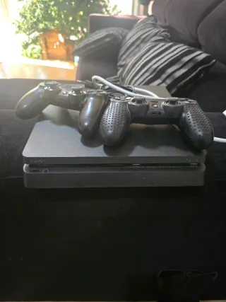 Consola PlayStation 4 Nera