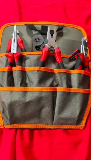 Mochila Wurth con herramientas Facom, NWS, Wiha...