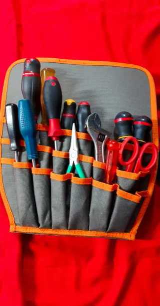 Mochila Wurth con herramientas Facom, NWS, Wiha...