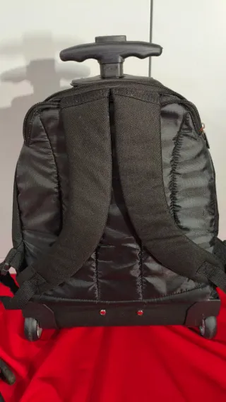 Mochila Wurth con herramientas Facom, NWS, Wiha...