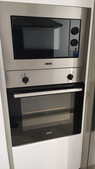 Microondas Zanussi ZMSN5SX 17L