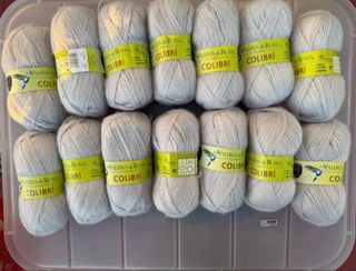 14 ovillos lana bebé gris Valeria di Roma Colibrí