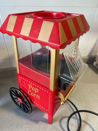 Máquina de Palomitas Roja y Dorada