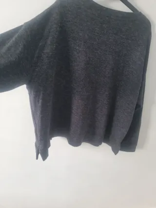 Jersey Bershka Gris Cuello V