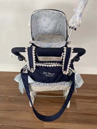 Carrito de muñeca clásico beige y azul