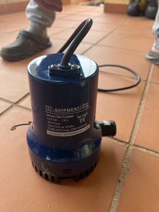 Bomba de achique Vetus BLP123000