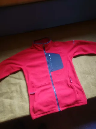 Forro polar Columbia en Rojo precioso. XL de niño