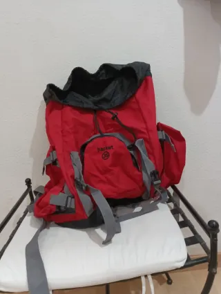Mochila Harket Roja y Negra