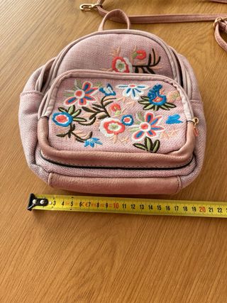 Mochila bolso bordada flores