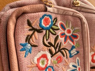 Mochila bolso bordada flores