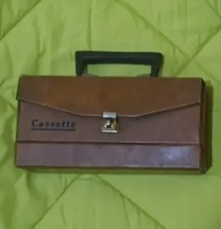 Maletín Vintage + 9 Casetes Años 70